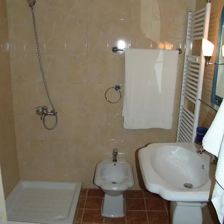 Hotel Vlora Отель 2*